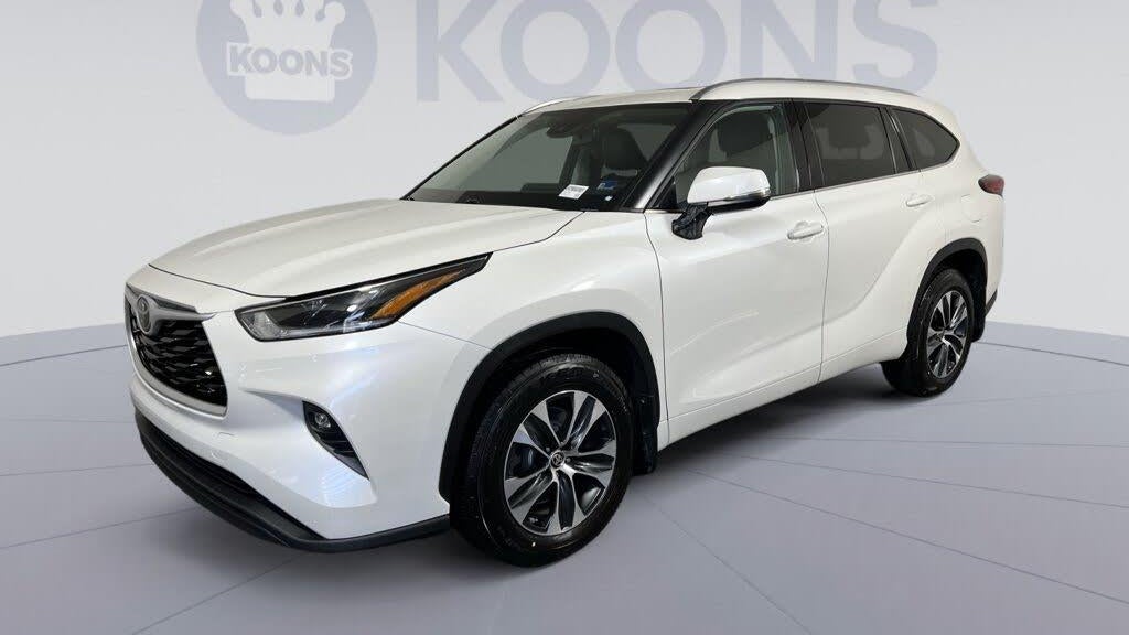 Preowned 2021 Toyota Highlander XLE for Sale
