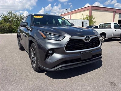 2022 Toyota Highlander AWD XLE 4DR SUV