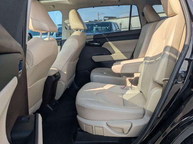 2021 Toyota Highlander - $30,992
