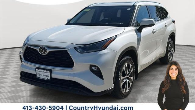 Preowned 2021 Toyota Highlander XLE for Sale