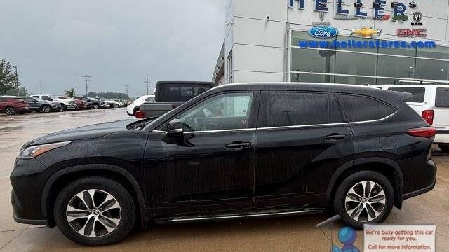 Preowned 2021 Toyota Highlander XLE for Sale