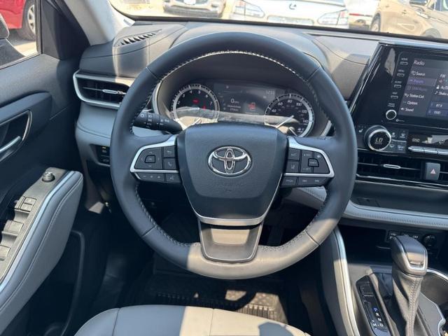 2022 Toyota Highlander - $38,995