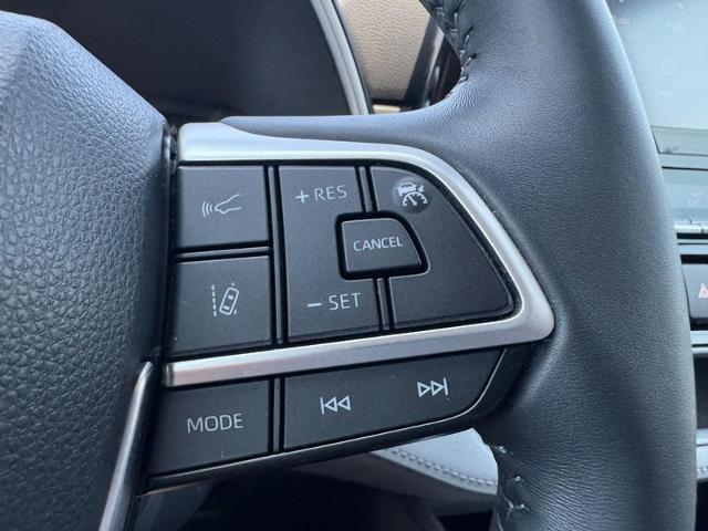 2022 Toyota Highlander - $38,995