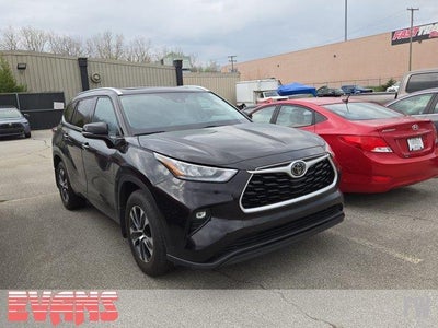 Photo of a 2020 Toyota Highlander AWD XLE 4DR SUV for sale
