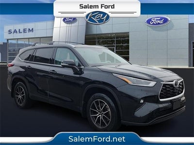 2021 Toyota Highlander AWD XLE 4DR SUV