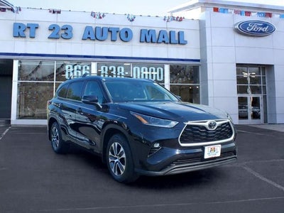 2021 Toyota Highlander AWD XLE 4DR SUV