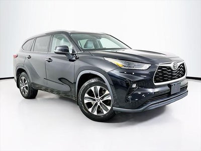 2021 Toyota Highlander AWD XLE 4DR SUV