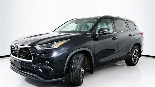 Preowned 2021 Toyota Highlander XLE for Sale