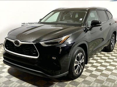 2021 Toyota Highlander AWD XLE 4DR SUV