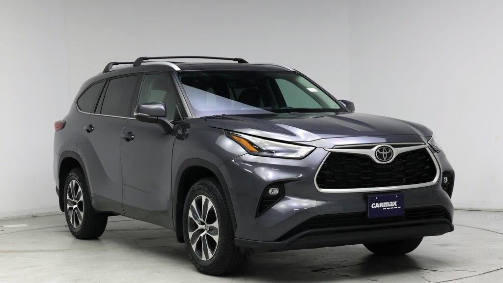 Preowned 2022 Toyota Highlander XLE for Sale