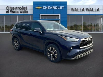 2021 Toyota Highlander AWD XLE 4DR SUV