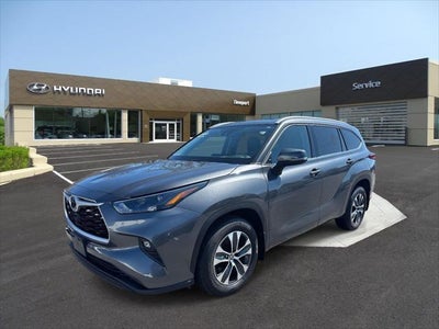 2022 Toyota Highlander AWD XLE 4DR SUV