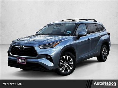 2022 Toyota Highlander AWD XLE 4DR SUV