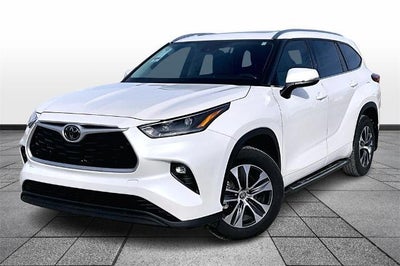 2021 Toyota Highlander AWD XLE 4DR SUV