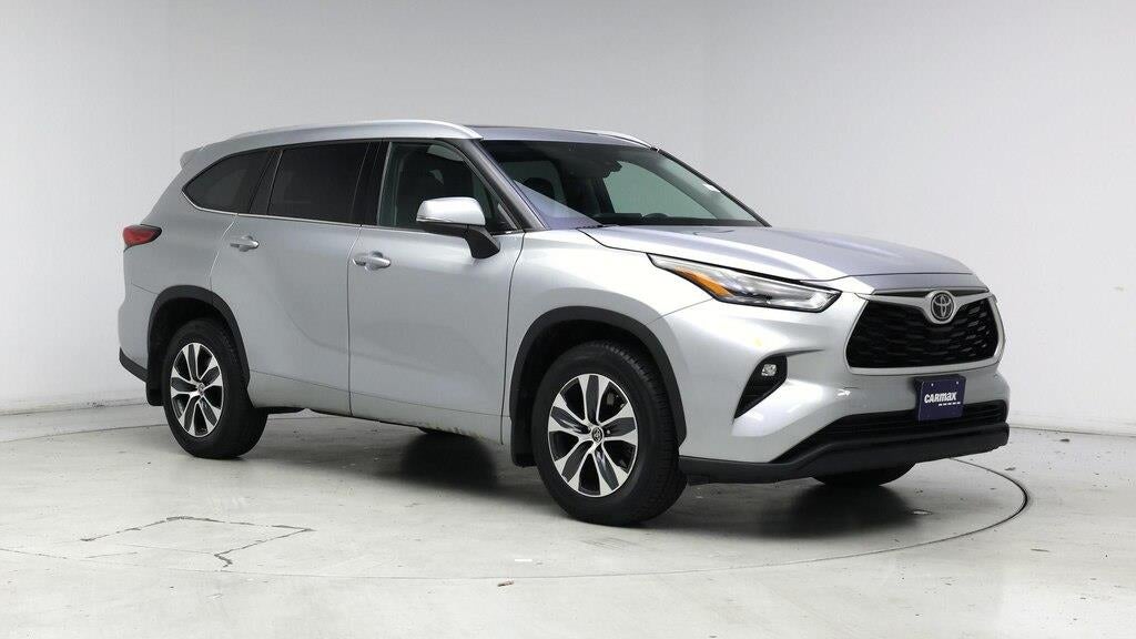 Preowned 2022 Toyota Highlander XLE for Sale