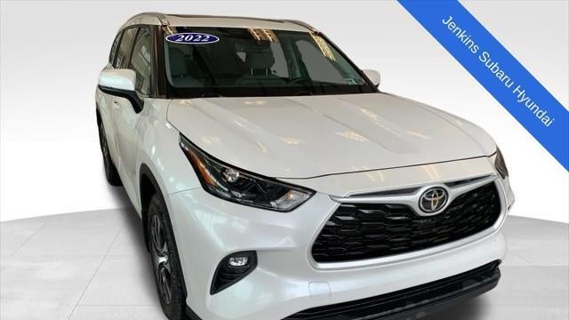 Preowned 2022 Toyota Highlander XLE for Sale