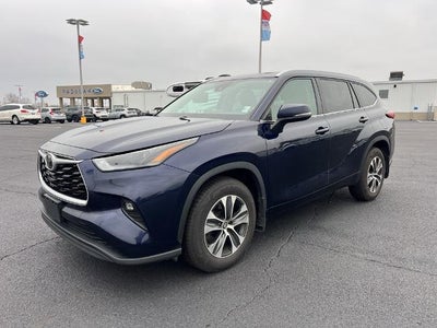 2022 Toyota Highlander AWD XLE 4DR SUV