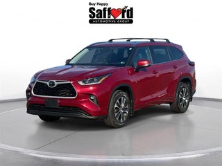2021 Toyota Highlander with Ruby Flare Pearl Exterior