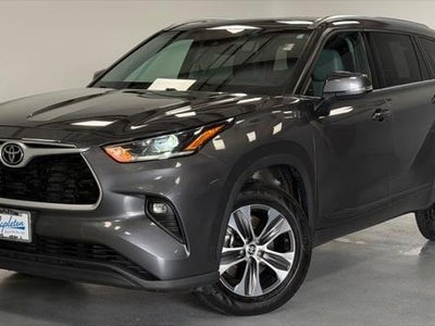 2021 Toyota Highlander AWD XLE 4DR SUV