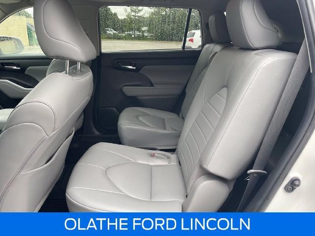 2022 Toyota Highlander - $24,500