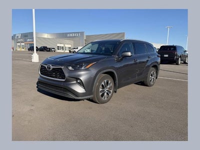 2022 Toyota Highlander AWD XLE 4DR SUV