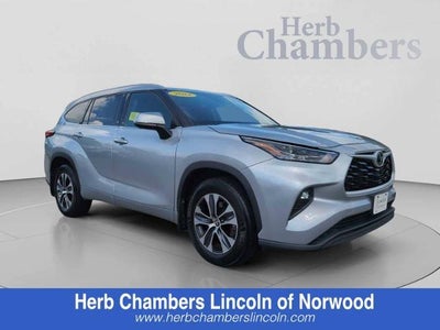2022 Toyota Highlander AWD XLE 4DR SUV