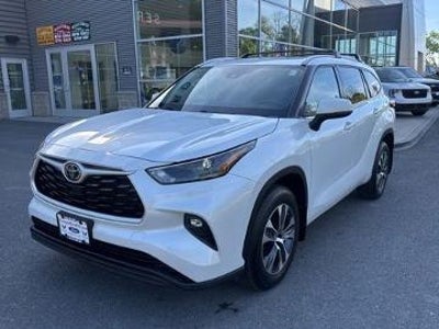 2022 Toyota Highlander AWD XLE 4DR SUV