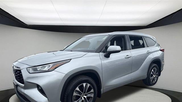 Preowned 2020 Toyota Highlander XLE for Sale