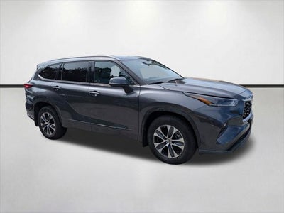 2021 Toyota Highlander AWD XLE 4DR SUV
