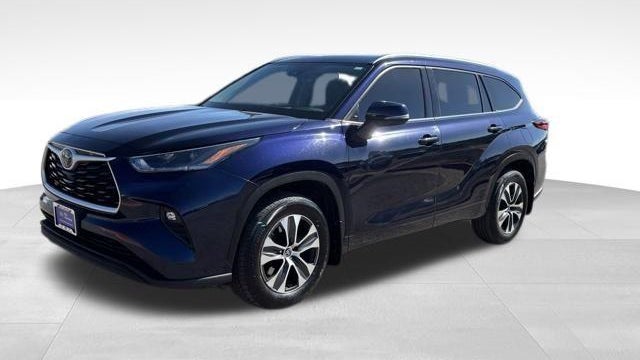 Preowned 2021 Toyota Highlander XLE for Sale