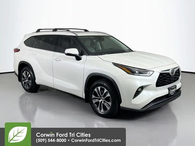 2021 Toyota Highlander AWD XLE 4DR SUV
