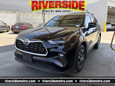 2022 Toyota Highlander Hybrid AWD XLE 4DR SUV