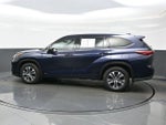 2020 Highlander Hybrid Thumbnail 3