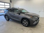 2022 Highlander Hybrid Thumbnail 4