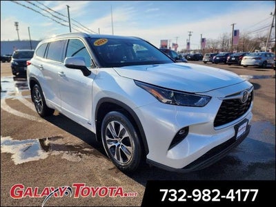 2022 Toyota Highlander Hybrid AWD XLE 4DR SUV