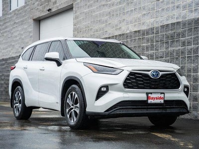 2022 Toyota Highlander Hybrid AWD XLE 4DR SUV
