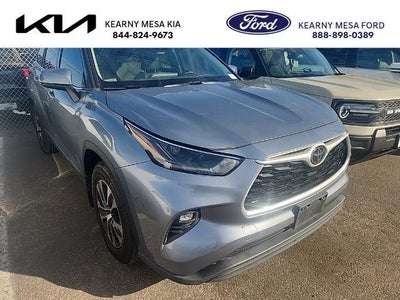 2021 Toyota Highlander XLE 4DR SUV