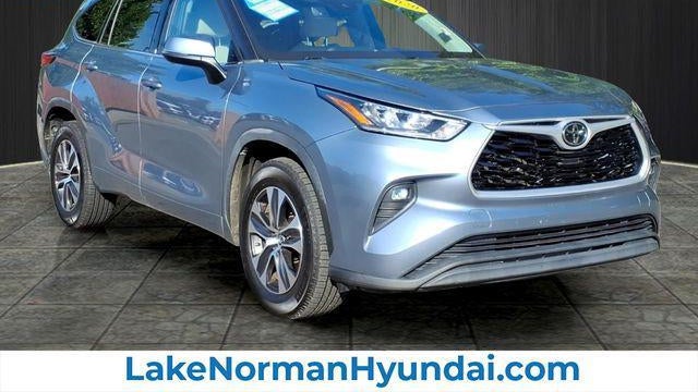 Preowned 2020 Toyota Highlander XLE for Sale