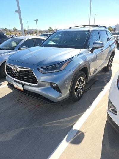 2021 Toyota Highlander XLE 4DR SUV