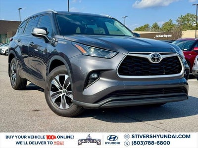 2022 Toyota Highlander XLE 4DR SUV