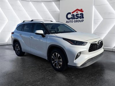 2022 Toyota Highlander AWD XLE 4DR SUV