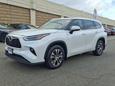 2022 Toyota Highlander AWD XLE 4DR SUV
