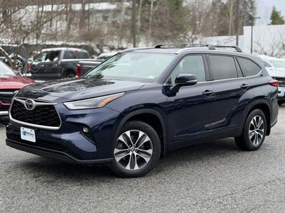 2022 Toyota Highlander AWD XLE 4DR SUV
