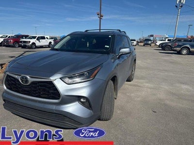 2021 Toyota Highlander AWD XLE 4DR SUV