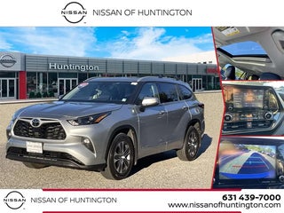 2022 Toyota Highlander with Celestial Silver Metallic Exterior