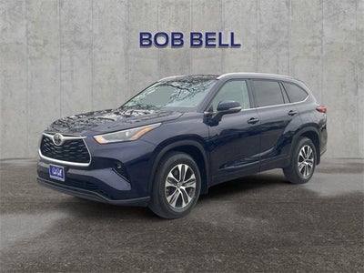 2022 Toyota Highlander AWD XLE 4DR SUV