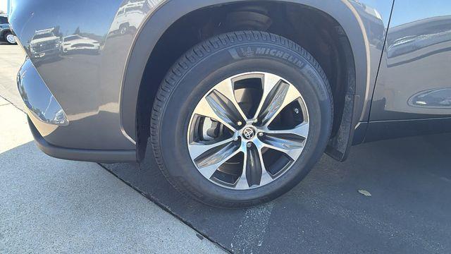 2022 Toyota Highlander - $38,910