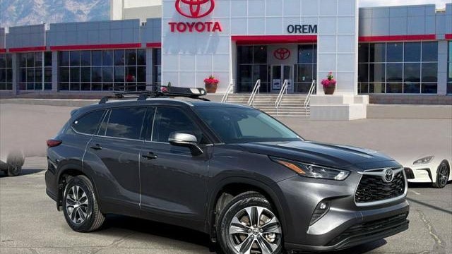 Preowned 2022 Toyota Highlander XLE for Sale