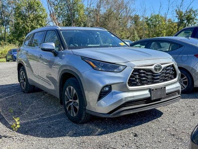 2022 Toyota Highlander AWD XLE 4DR SUV