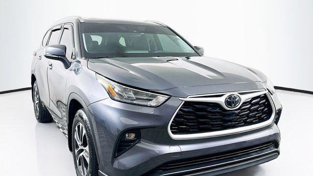 Preowned 2020 Toyota Highlander XLE for Sale